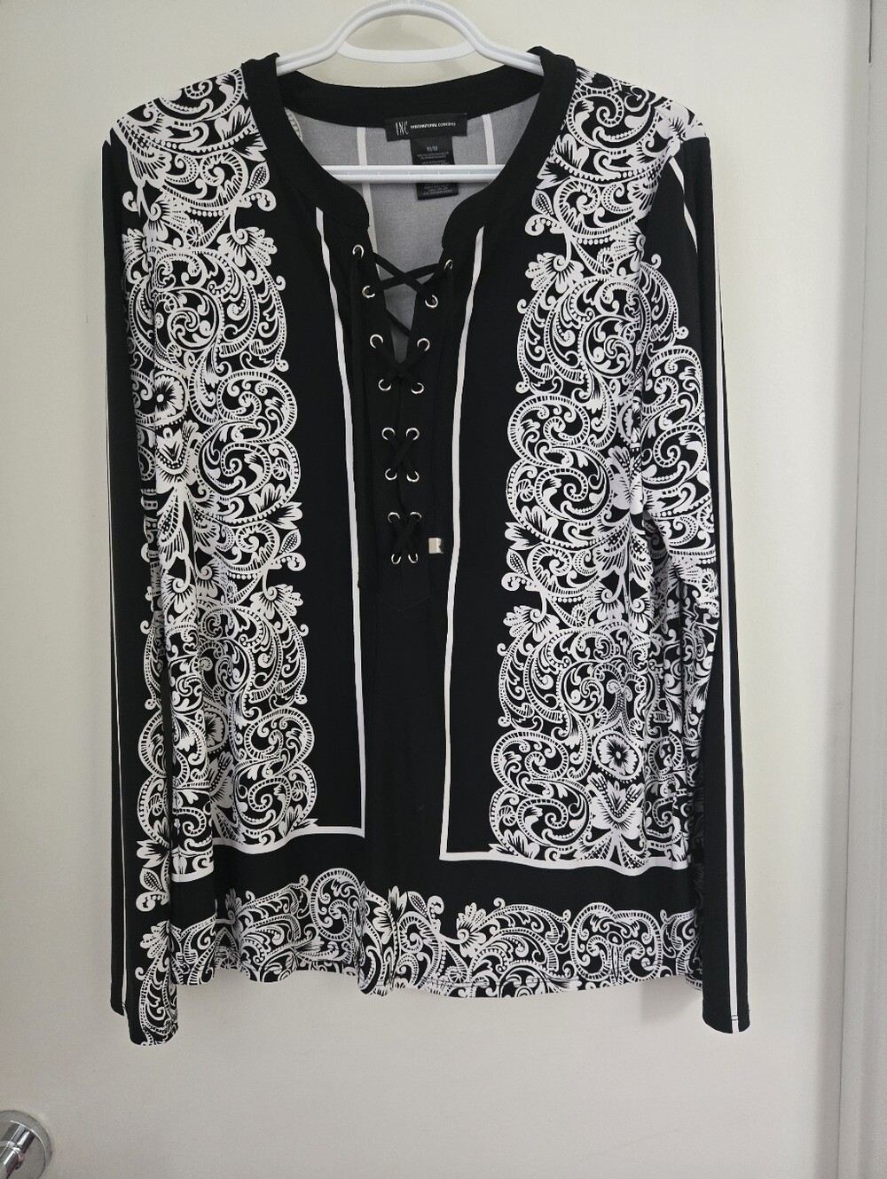 Ladies International Concepts Lace-Up Long Sleeve Top - M